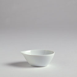 白プレーン　変形小鉢　8.5×6