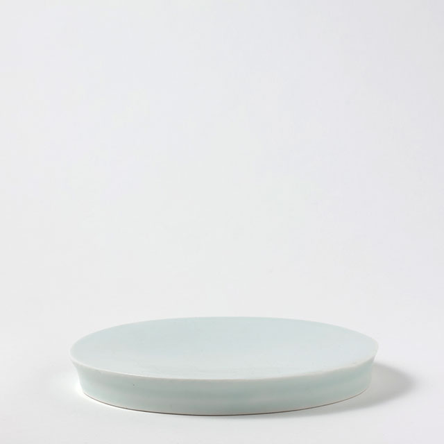 青白磁台皿（小）18.5