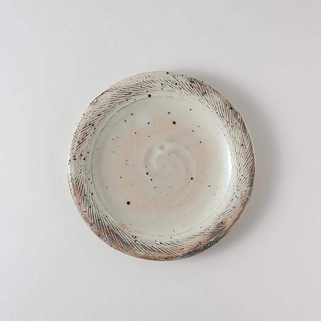 和）粉引くし目丸皿　17.5