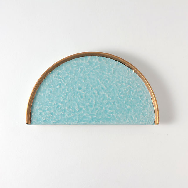 ブルー半円皿　縁ゴールド