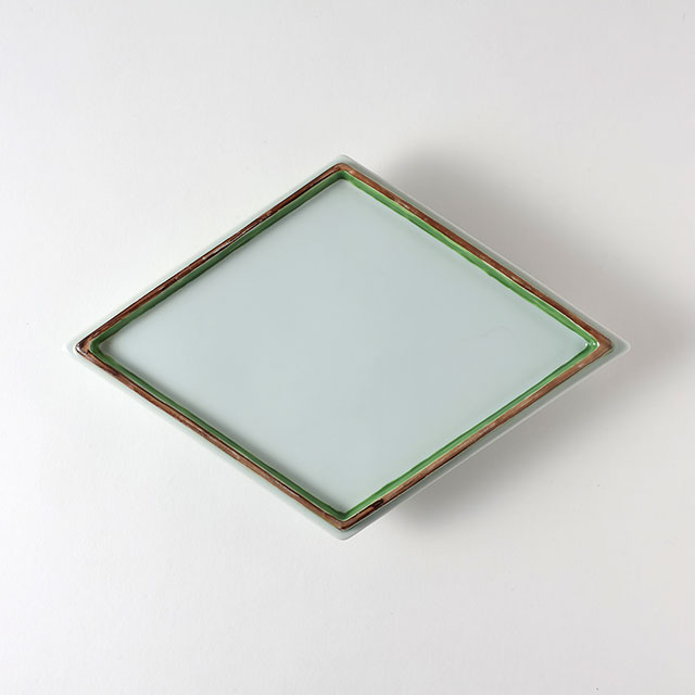 菱形脚付き皿　白地緑ライン