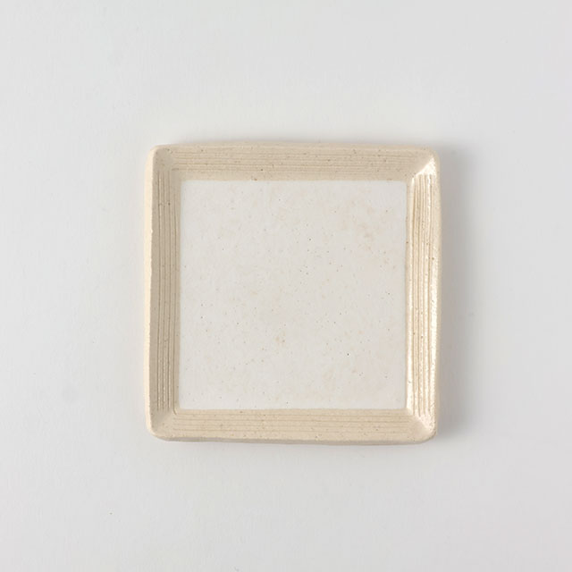 陶角皿 周りベージュ内側白小