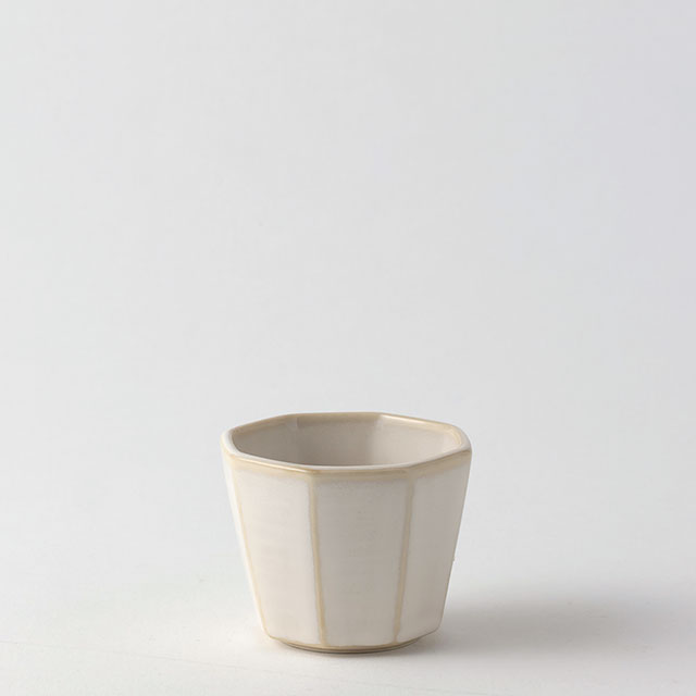 陶八角　湯呑　白