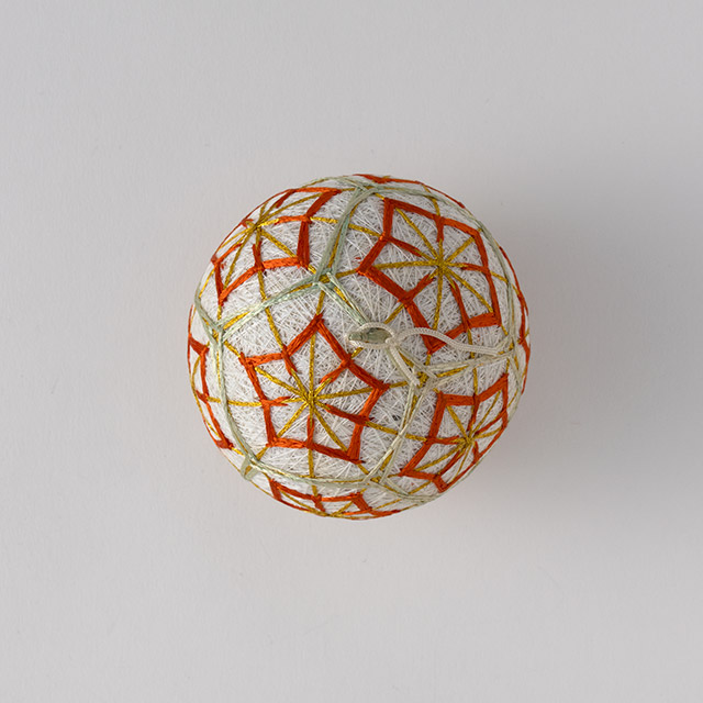 手まり　桐生　白地　金／オレンジ／ブルー