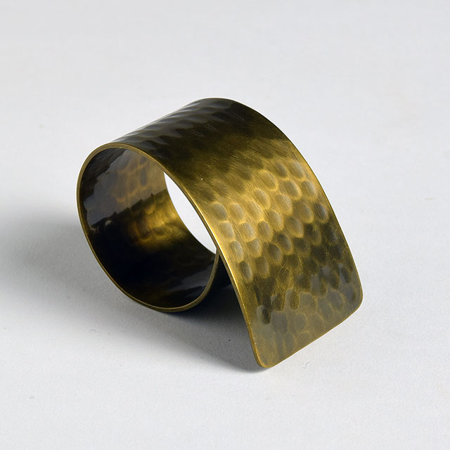 ナプキンリング　茶色　うろこ