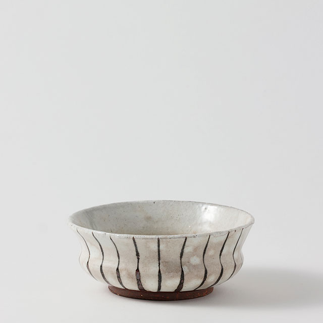 サビ十草 変形鉢 縦線