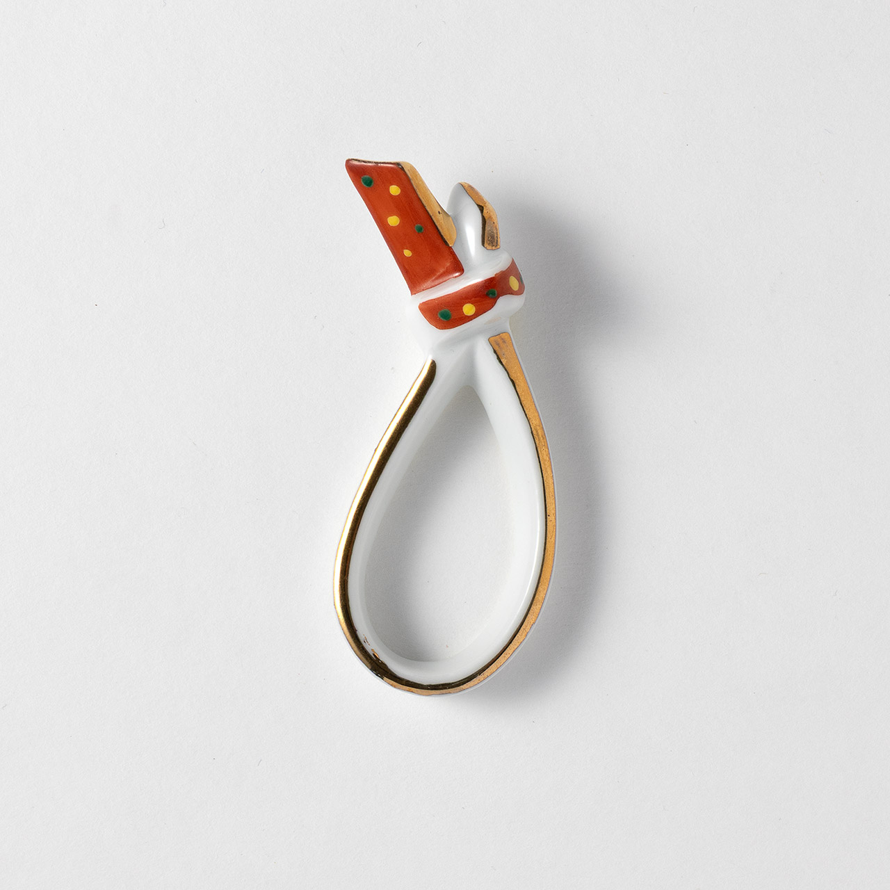 箸置　有田焼白地朱結び