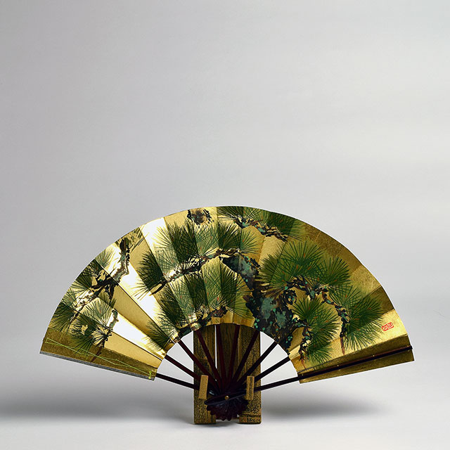 飾り扇 朱竹エンジ塗り 松