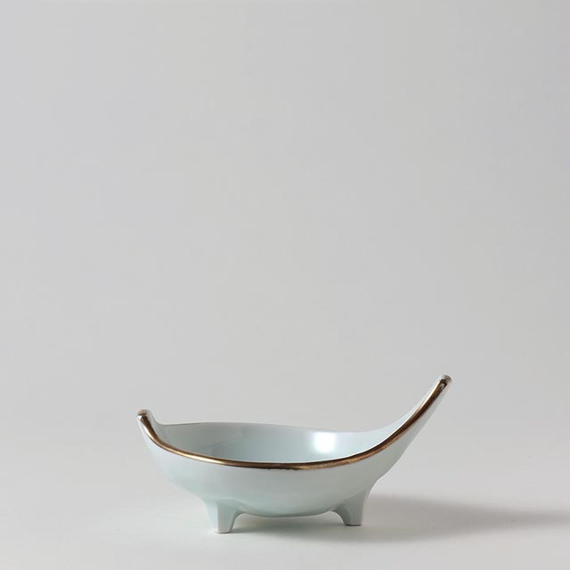 青白磁渕金　木の葉型小鉢