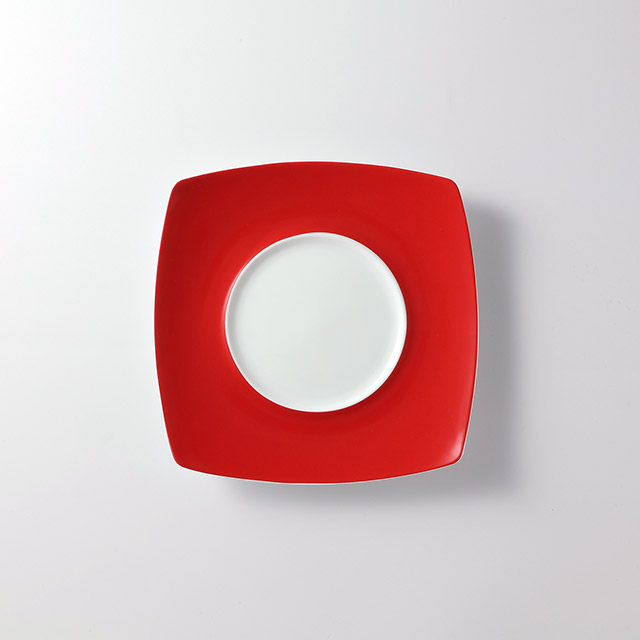 スクエア皿赤 センター白丸 Motenashi(中)