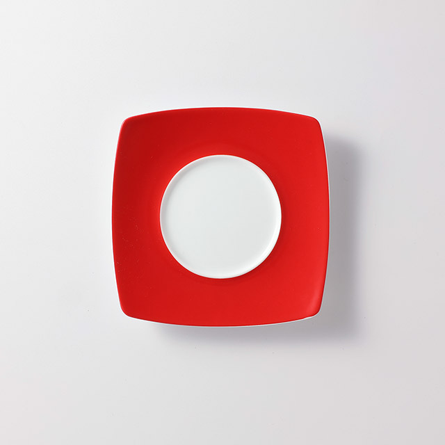 スクエア皿赤 センター白丸 Motenashi(小)