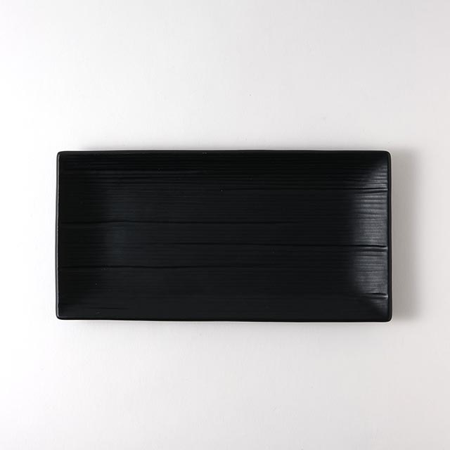 長角皿黒　koyomi　28×14（小）