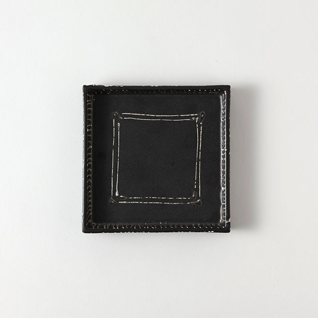 Style　茶／白ライン　正角皿