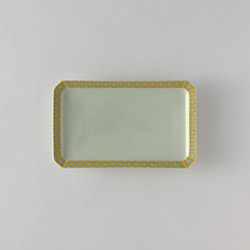 長角皿　淡グリーン地　四隅折