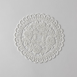 円形　レース　ループ白マット15cm