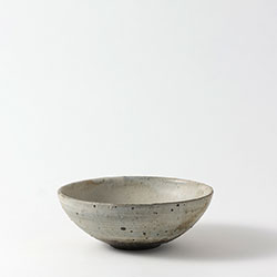 山田隆太郎　盛り鉢　ベージュ20cm