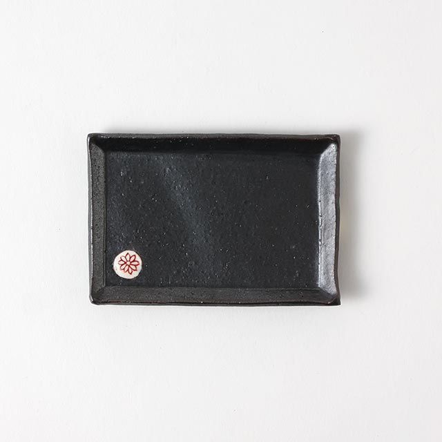 黒四角皿（小）赤ポイント