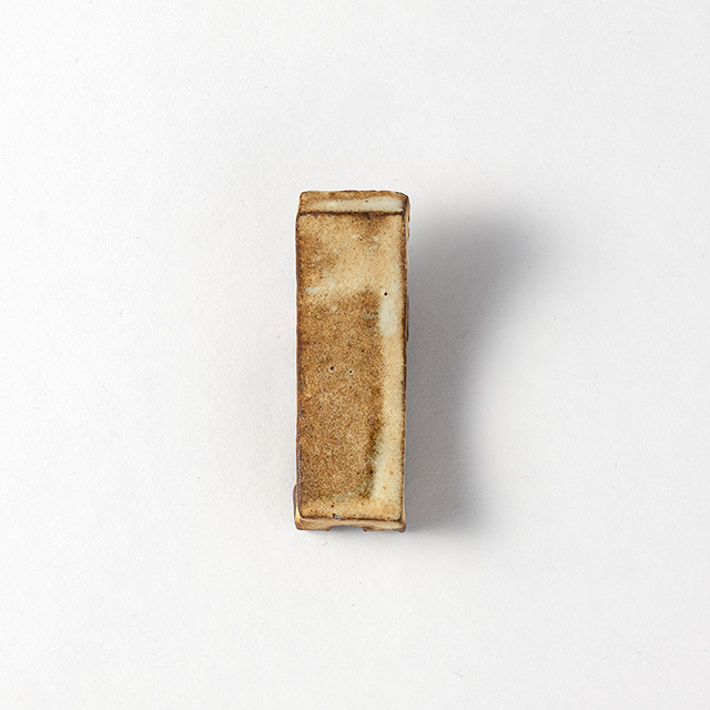 箸置　ベージュ／茶　一文字