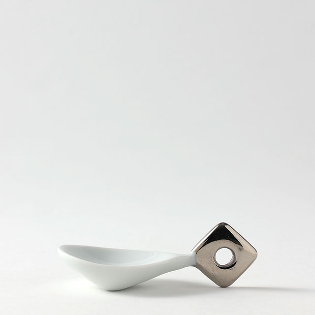 essence アミューズスプーン白/シルバー角