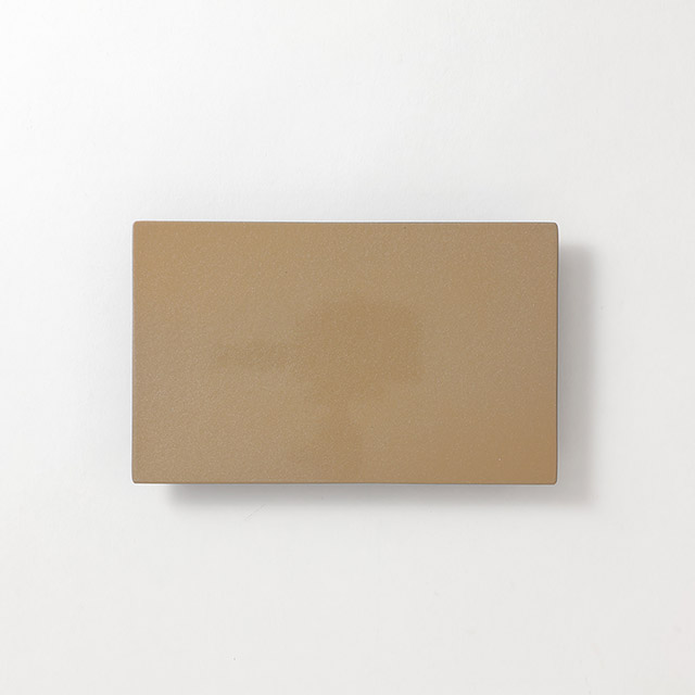 長角ゴールド・ベージュ脚付きプレート　小