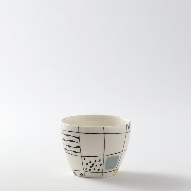 CHEQUERS　カップ　黄／黒