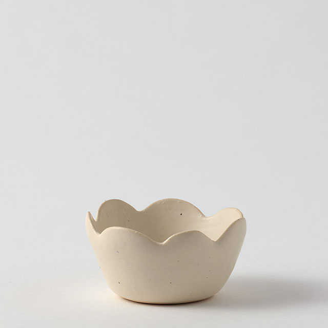 Madu ミニボール フリル7.7 オフホワイト