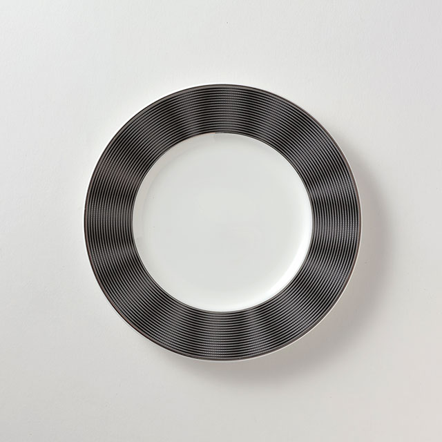 エリートモダンプレート ブラック/プラチナ15.5