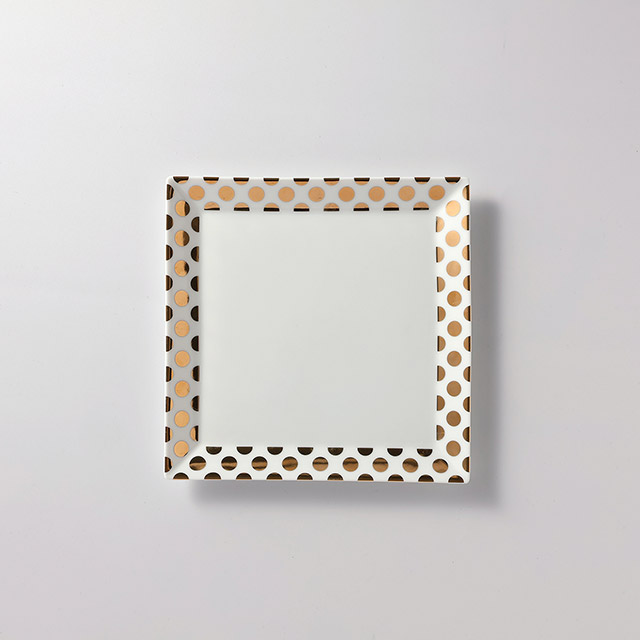 tomi　正角皿19.5　金ドット