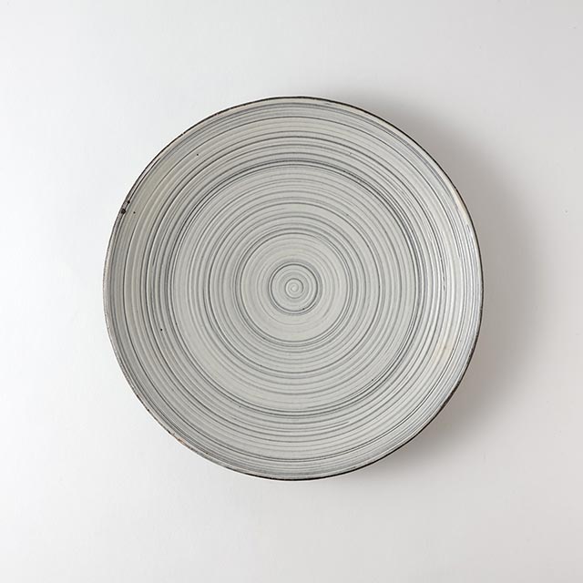 奥田章　うず刷毛目24cm