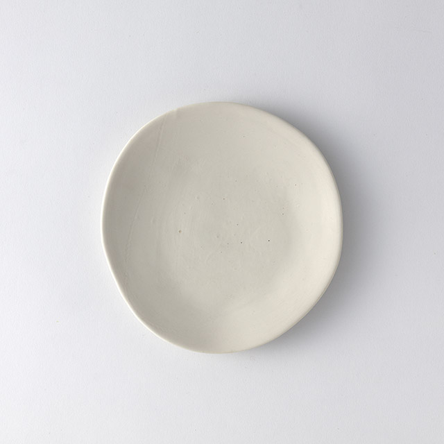 児玉＆倉橋作　変形皿白マット　16cm