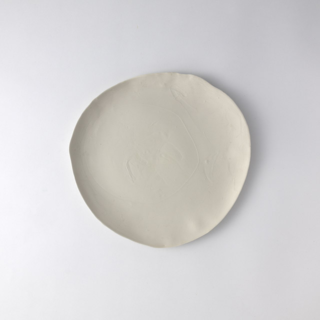 児玉＆倉橋作　変形白マット皿