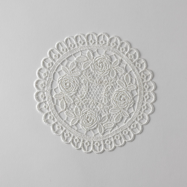 円形 レース ループ白マット15cm
