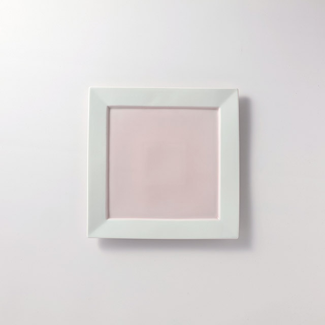 正角皿　内ピンク渕白　23.5