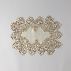 テーブルセンター43×34　Be