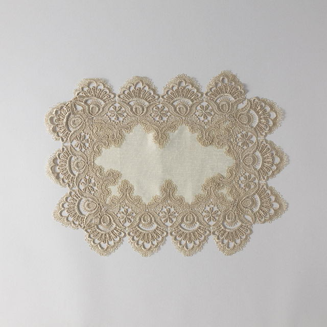 テーブルセンター43×34　Be