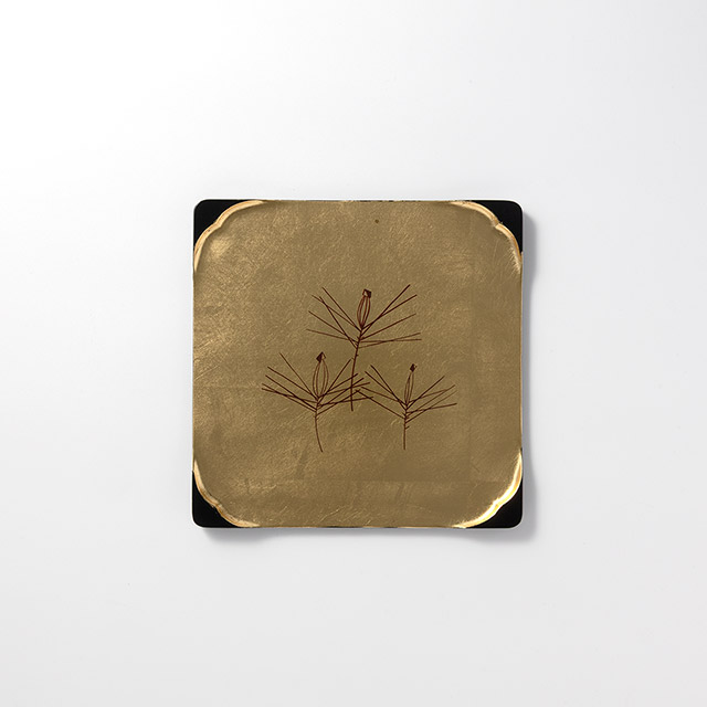 金箔　芽生松皿　19cm