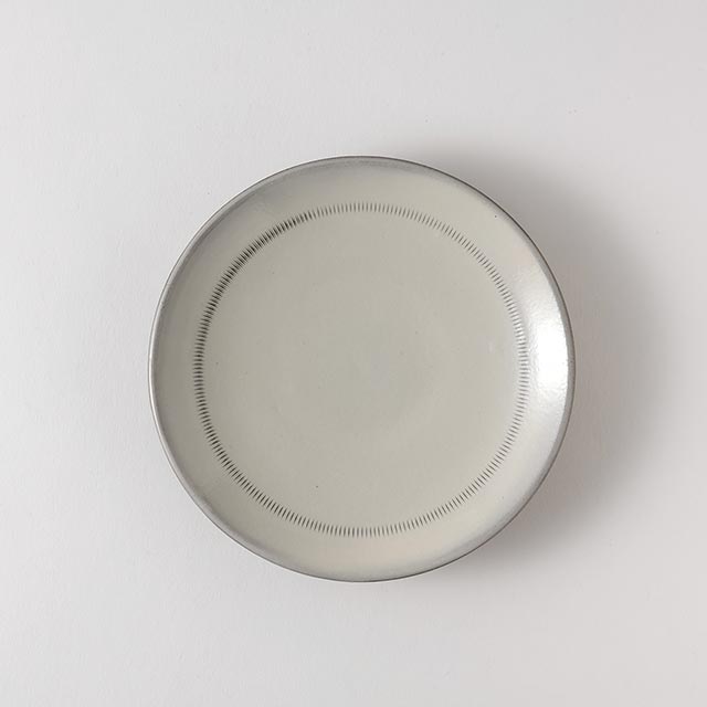 グレー地　丸皿　キザミ　16cm