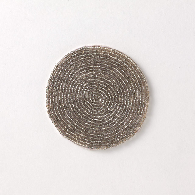コースター　銀色ビーズ　裏付き