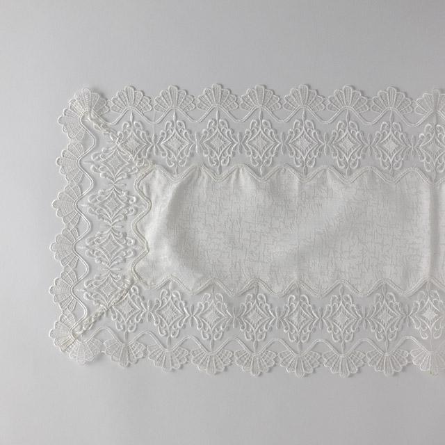 テーブルセンター白 縁オーガンジー92×34