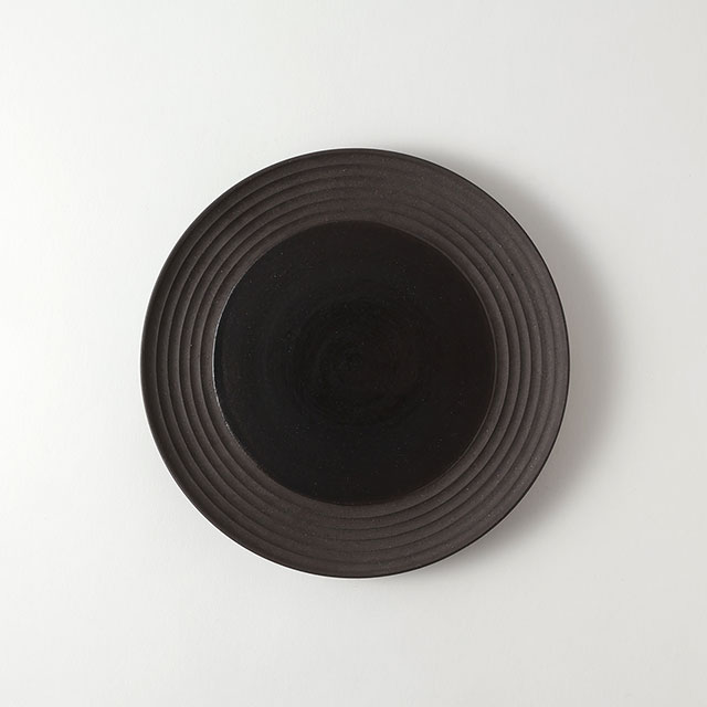 KAKU　濃茶　丸皿　19.5