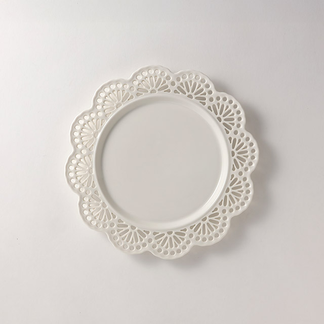白レースプレート　フラワー　22cm