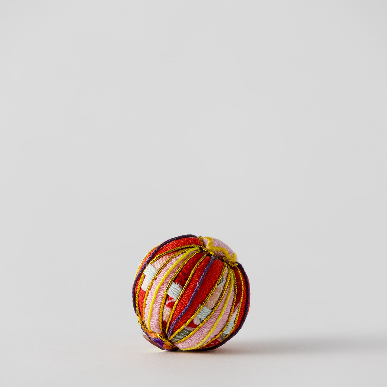 手まり4c　布ky　赤縦ライン