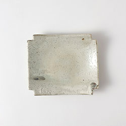 南窯　四隅皿　荒小引　グレー15.5×13