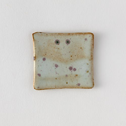 土屋土炎手　グレー／茶平皿　6.3cm