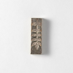 箸置　銀彩（リーフ）