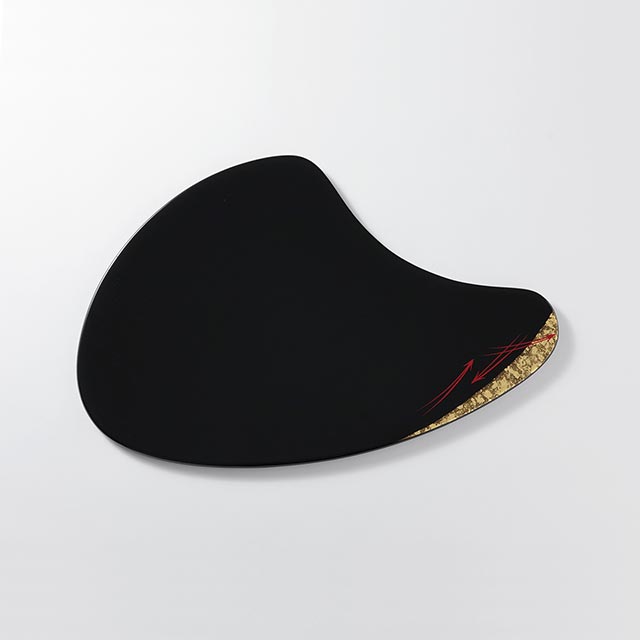 秀衡塗 京月盆 黒変形 金・松 (大)