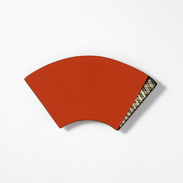 扇型　漆皿　朱地　片側黒・金　ミニ