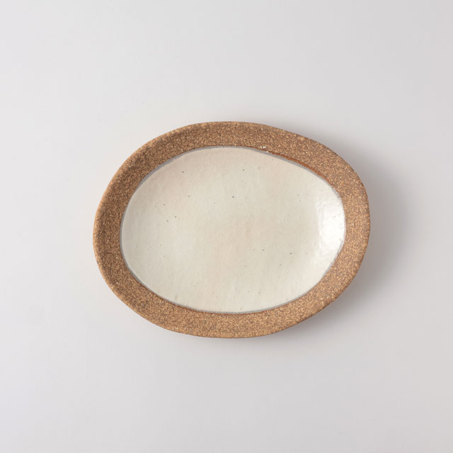 素焼楕円プレート 白地縁ベージュ