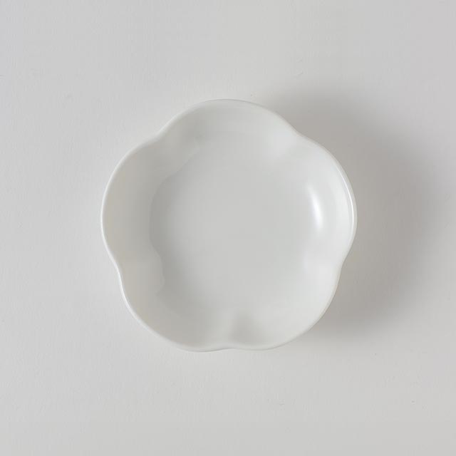 小皿 オフホワイト(D) 丸花型 9cm