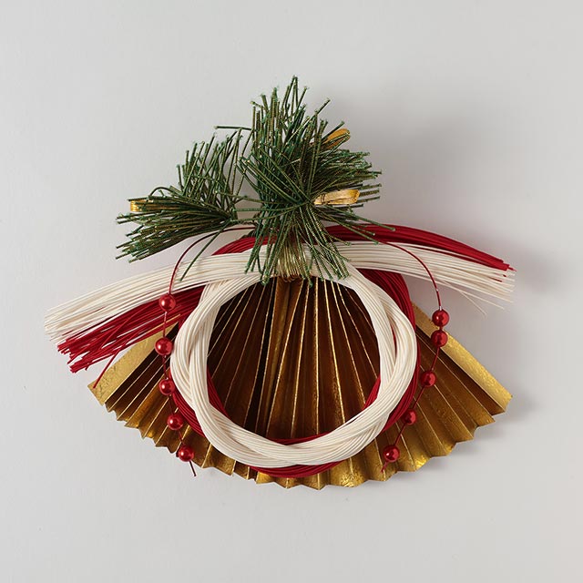 正月飾り 金の扇に赤白水引